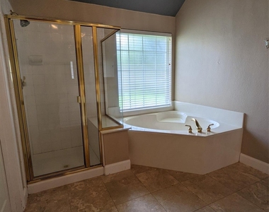 310 Chisholm Trail - Photo Thumbnail 8