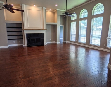 310 Chisholm Trail - Photo Thumbnail 1