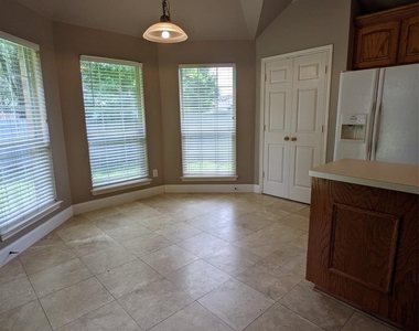 310 Chisholm Trail - Photo Thumbnail 5