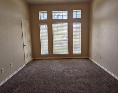 310 Chisholm Trail - Photo Thumbnail 11