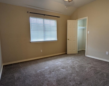 310 Chisholm Trail - Photo Thumbnail 10