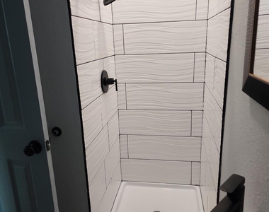 513 Cascade Drive - Photo Thumbnail 7