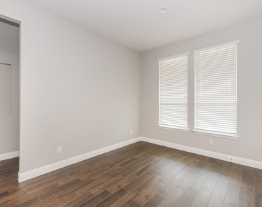 701 Brody Trail - Photo Thumbnail 3