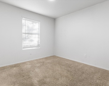2918 Acacia Drive - Photo Thumbnail 11