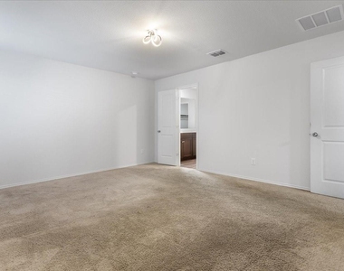 2918 Acacia Drive - Photo Thumbnail 7