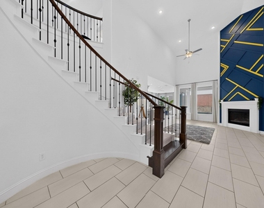 3740 Coldstream Drive - Photo Thumbnail 4