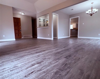 2612 S Meadow Drive - Photo Thumbnail 12