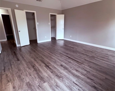 2612 S Meadow Drive - Photo Thumbnail 18