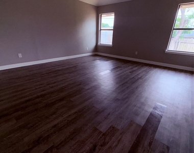 2612 S Meadow Drive - Photo Thumbnail 14