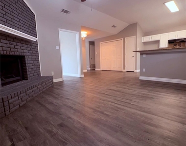 2612 S Meadow Drive - Photo Thumbnail 11