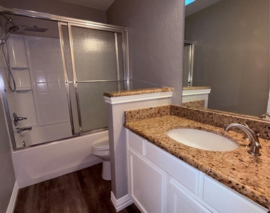 2612 S Meadow Drive - Photo Thumbnail 13