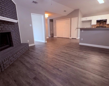 2612 S Meadow Drive - Photo Thumbnail 10