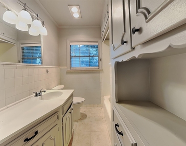 4124 Lovell Avenue - Photo Thumbnail 1