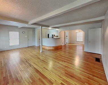 4124 Lovell Avenue - Photo Thumbnail 3
