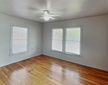 4124 Lovell Avenue - Photo Thumbnail 10