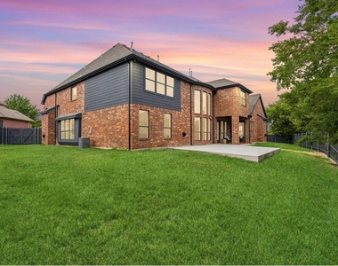 1750 Greenwood Court - Photo Thumbnail 32