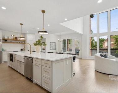 1750 Greenwood Court - Photo Thumbnail 11