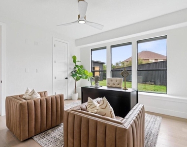 1750 Greenwood Court - Photo Thumbnail 13