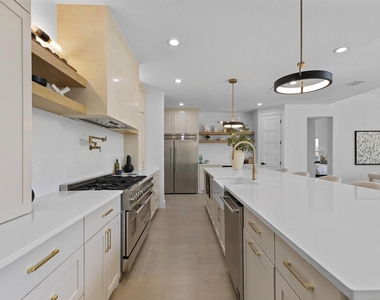 1750 Greenwood Court - Photo Thumbnail 9