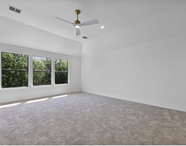 1750 Greenwood Court - Photo Thumbnail 25