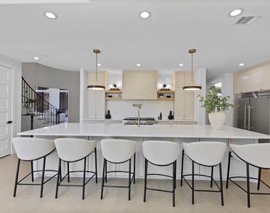 1750 Greenwood Court - Photo Thumbnail 7