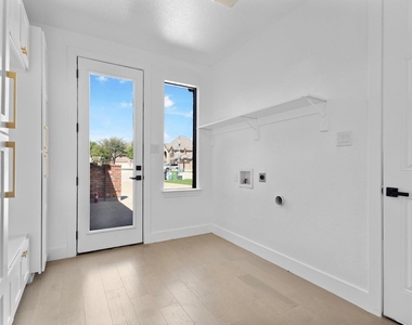 1750 Greenwood Court - Photo Thumbnail 30