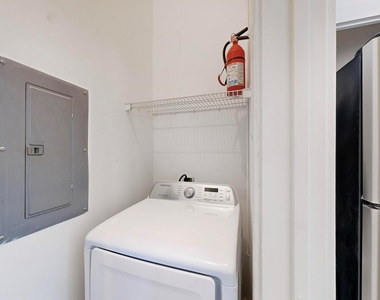 2502 Live Oak Street - Photo Thumbnail 20