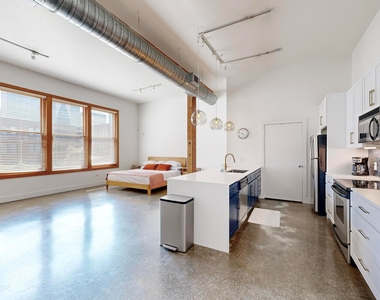 2502 Live Oak Street - Photo Thumbnail 8