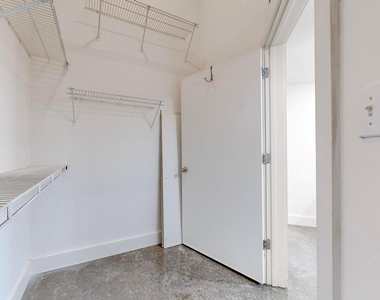 2502 Live Oak Street - Photo Thumbnail 19