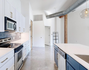 2502 Live Oak Street - Photo Thumbnail 14