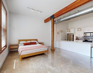 2502 Live Oak Street - Photo Thumbnail 4
