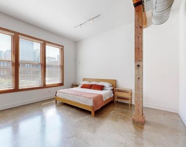 2502 Live Oak Street - Photo Thumbnail 6