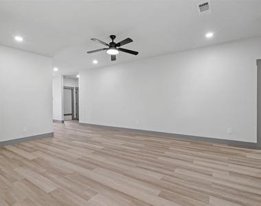 405 W Hull Street - Photo Thumbnail 5