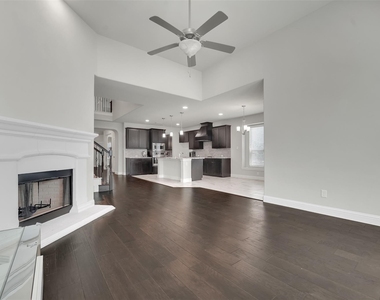 810 Acadia Court - Photo Thumbnail 7