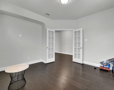 810 Acadia Court - Photo Thumbnail 4