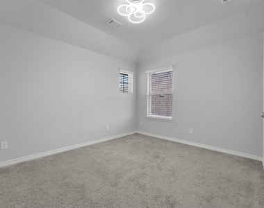 810 Acadia Court - Photo Thumbnail 28