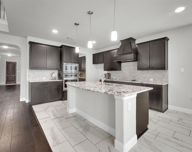 810 Acadia Court - Photo Thumbnail 12