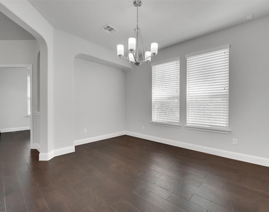 810 Acadia Court - Photo Thumbnail 14