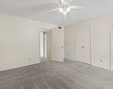 15221 Berry Trail - Photo Thumbnail 12