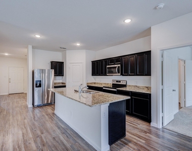 817 Cedar Elm Drive - Photo Thumbnail 5