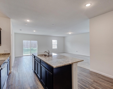 817 Cedar Elm Drive - Photo Thumbnail 7