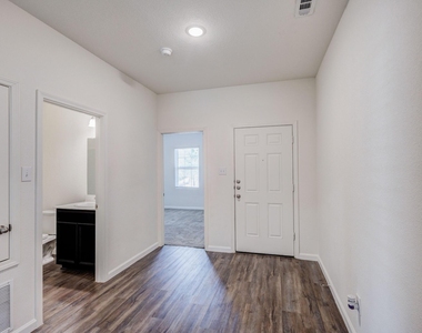 817 Cedar Elm Drive - Photo Thumbnail 2