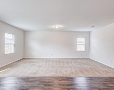 817 Cedar Elm Drive - Photo Thumbnail 13