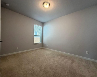4008 Nightingale Street - Photo Thumbnail 9