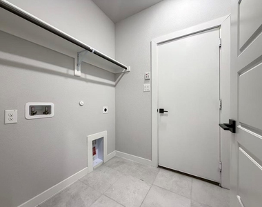 4008 Nightingale Street - Photo Thumbnail 15