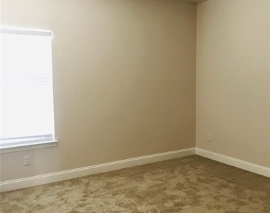1719 Park Street - Photo Thumbnail 7