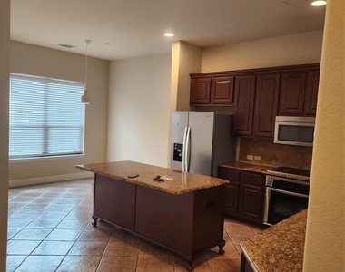 5720 Robbie Road - Photo Thumbnail 6