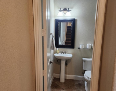 5720 Robbie Road - Photo Thumbnail 7