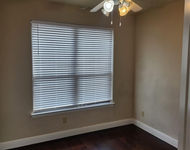 5720 Robbie Road - Photo Thumbnail 22