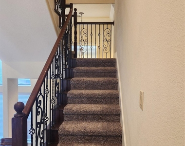 5720 Robbie Road - Photo Thumbnail 13